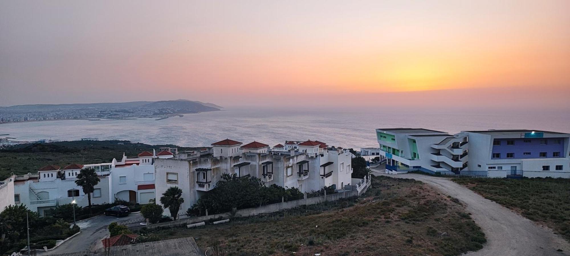 Magnifique Appartement De Standing A Tanger Avec Vue Sur Mer Et Acces Piscine Bagian luar foto